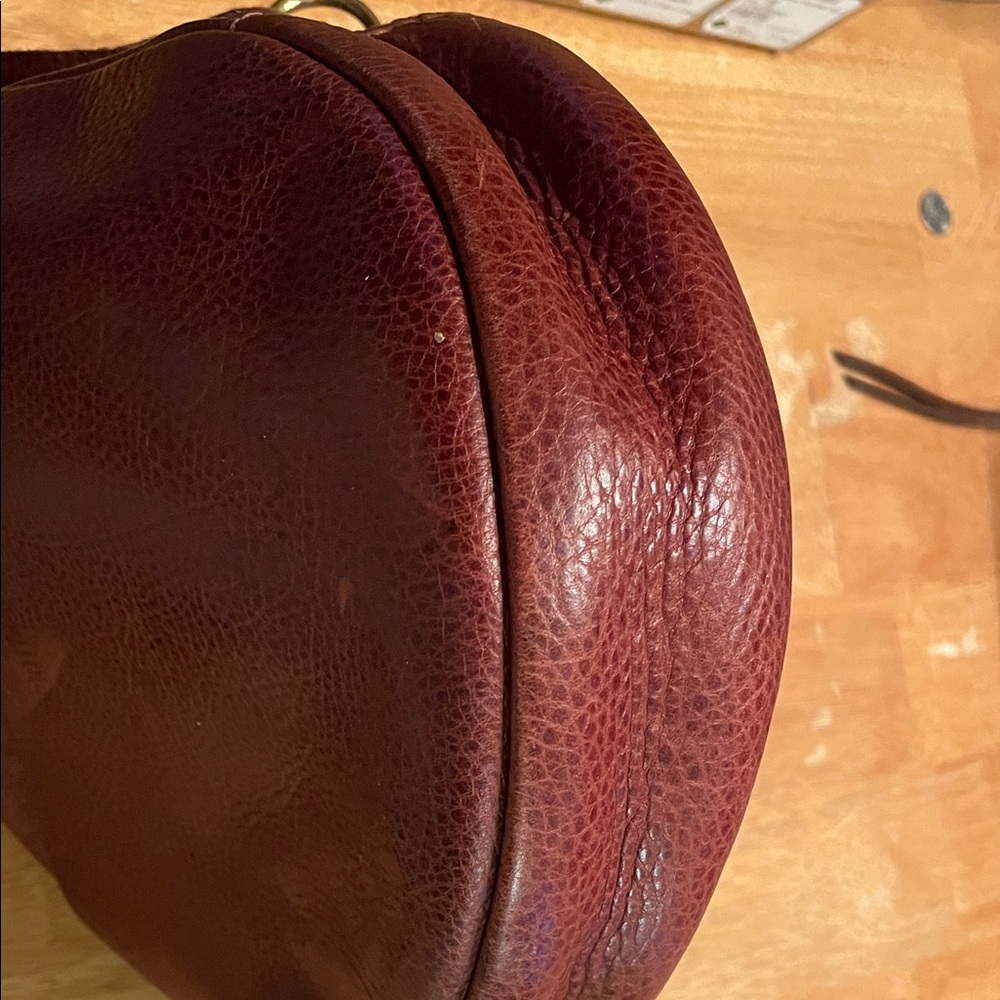 Portland Leather Circle Crossbody - Picture 14 of 14